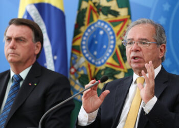 Bolsonaro veta PL que dispensa carência do INSS para novas doenças