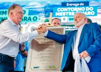 A Solidão do Líder: Casagrande, Lula e o Tabuleiro Esquerdista em Ebulição